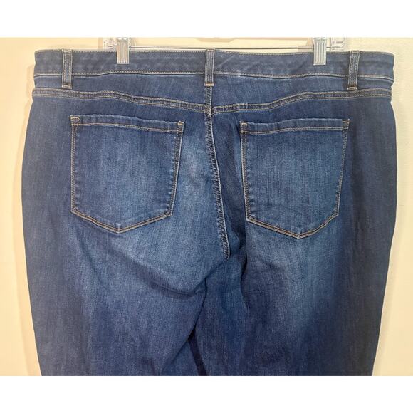 Crown & Ivy Crop Jeans with Embroidered and Pom Pom Hem Plus Size 22W - Picture 7 of 8